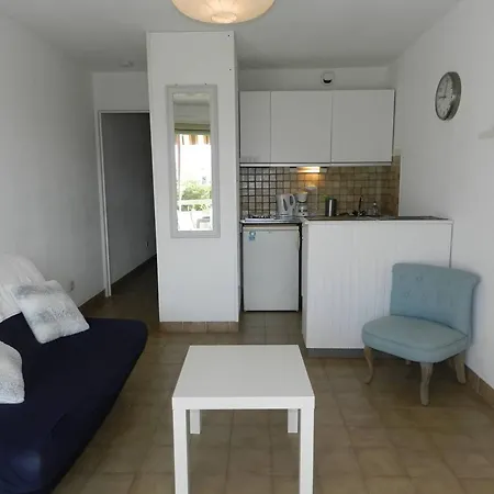 2p Pour 4 A Bormes-les-mimosas, Proche Et Commerces, Parking Privatif - Fr-1-251-822 * Bormes-les-Mimosas